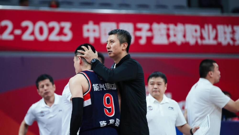 专家推荐【大自然】足球近17中13 奉上晚间亚冠赛事 武汉三镇VS浦项制铁【强强解说】足球近17中13 带来凌晨两场英超精选：谢菲尔德联 VS 利物浦+曼联 VS 切尔西【冈田胜刺】足球5连红 带来明早巴甲赛事：科里蒂巴 VS 科林蒂安今日热点赛事今日下午，韩职联两场升降级附加赛事釜山偶像 vs 水原FC、金浦FC vs FC江原，晚间亚冠赛事武汉三镇迎战浦项制铁，深夜新一轮英超多场焦点赛事谢菲尔德联 vs 利物浦、阿斯顿维拉 vs 曼彻斯特城、曼彻斯特联 vs 切尔西，届时7M体育也会有多名专家对比赛作出精彩解析，敬请关注！